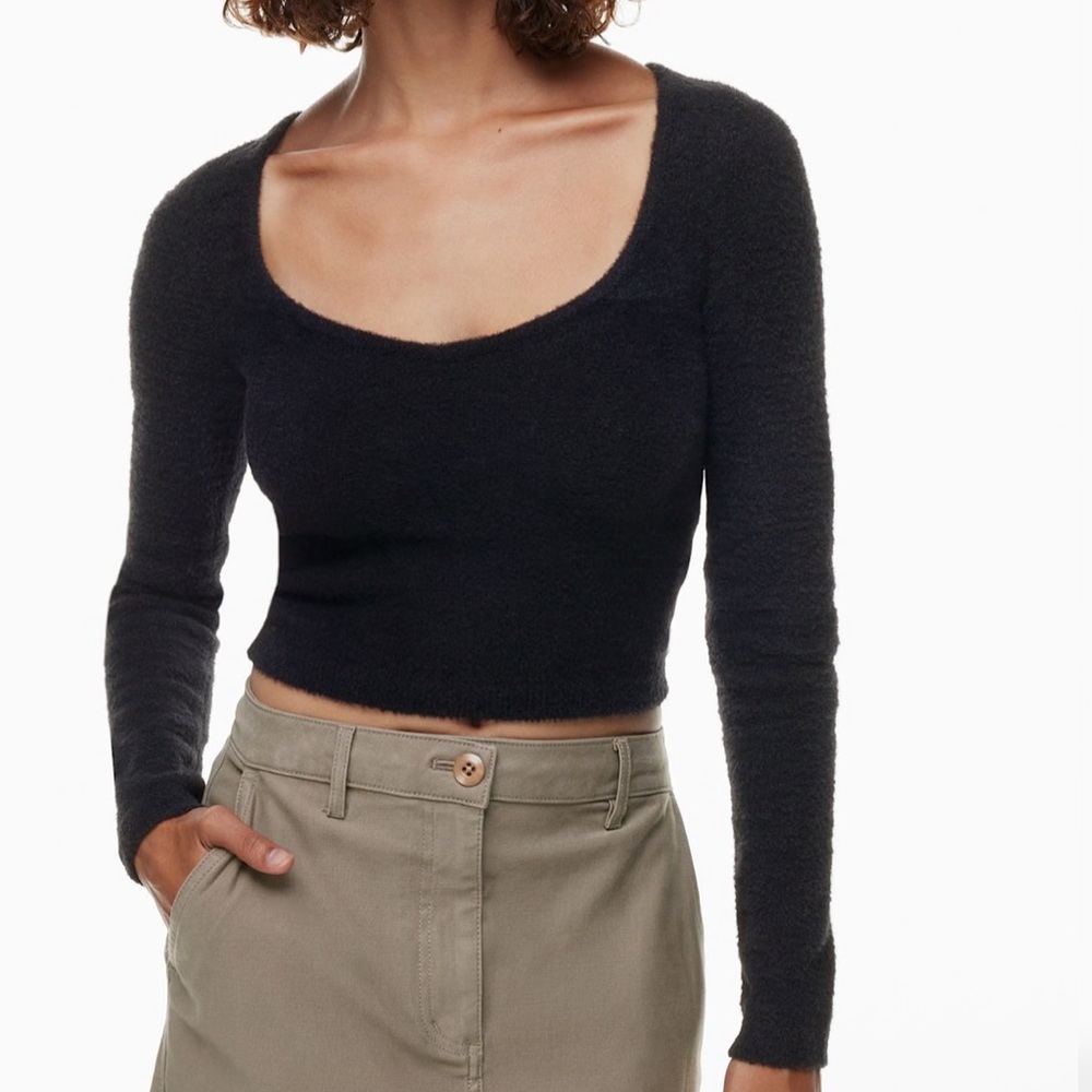 Aritzia Wilfred Free Hush Knit Sweetheart Sweater
